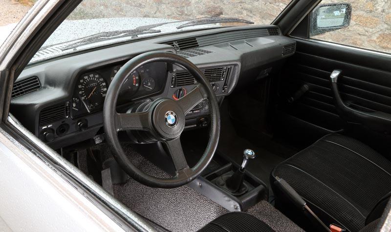 BMW_Serie_3_MKI_interior
