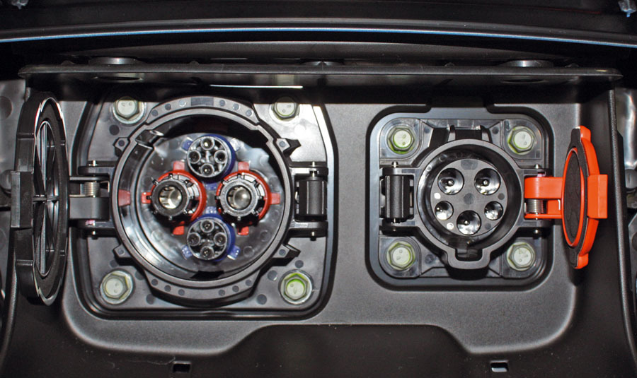 Conexiones CHADEMO y SAE J1772