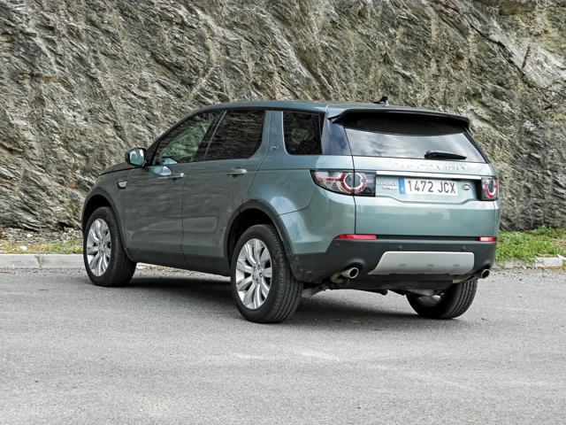 Land Rover Discovery Sport, trasera