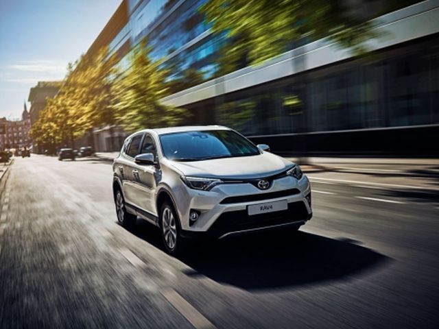 Frontal Toyota RAV4 2016