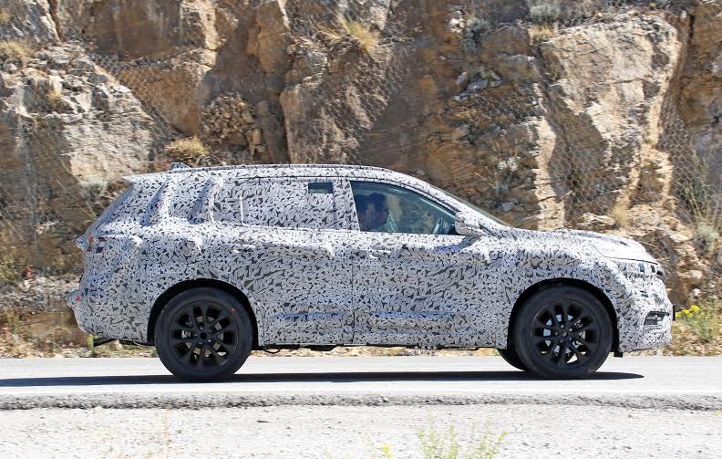 Lateral Renault Koleos 2016