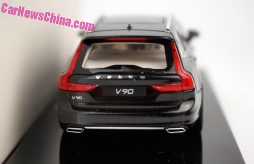 Volvo V90 trasera