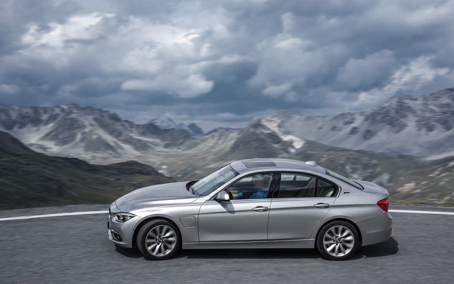 BMW 330e híbrido y enchufable