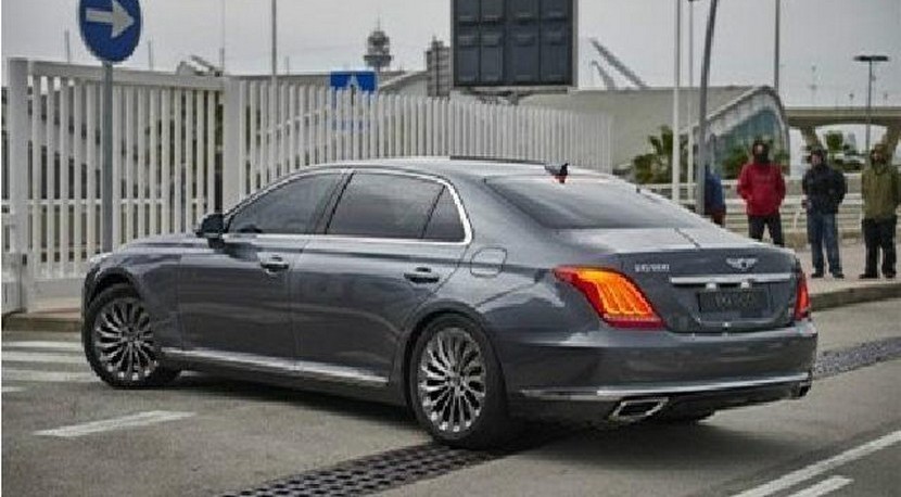 Trasera Genesis G90