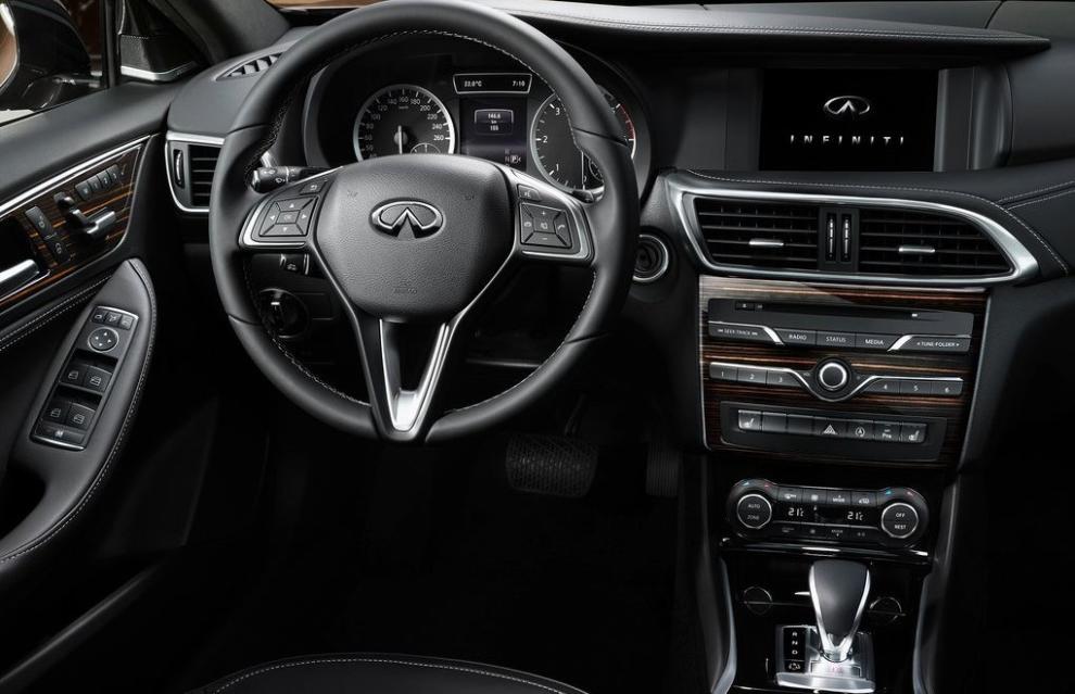 Infiniti q30 interior