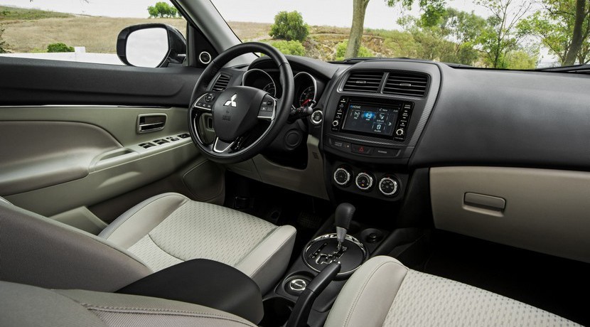 Interior Mitsubishi ASX 2016