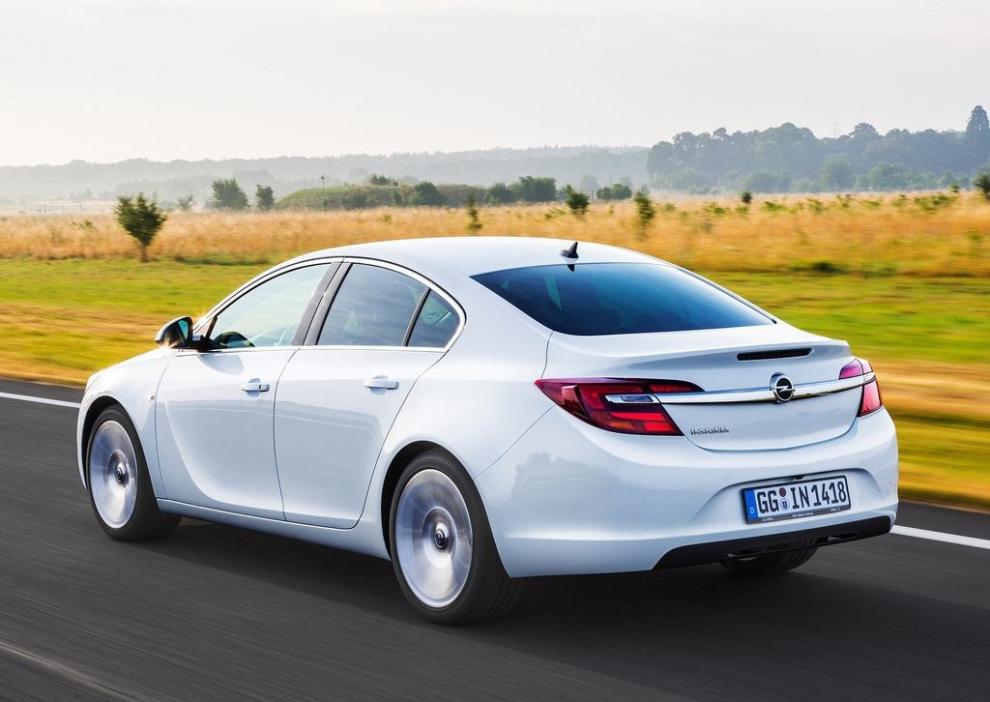 Opel Insignia blanco