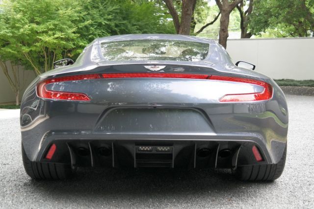 Trasera Aston Martin One-77