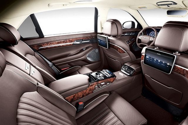 Interior Genesis G90