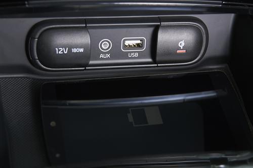 Toma aux-in Kia Optima 2016