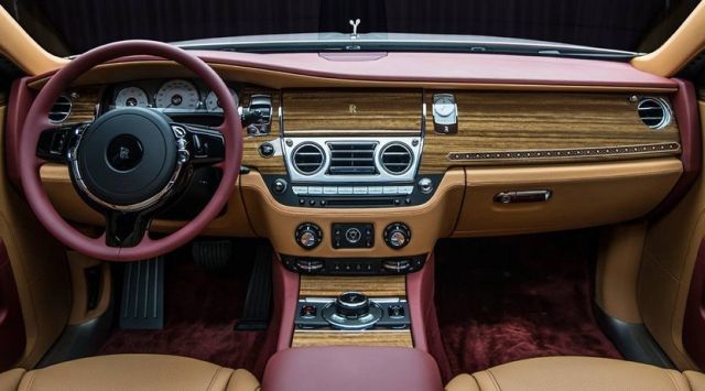 Interior Rolls-Royce Ghost Diamond Red