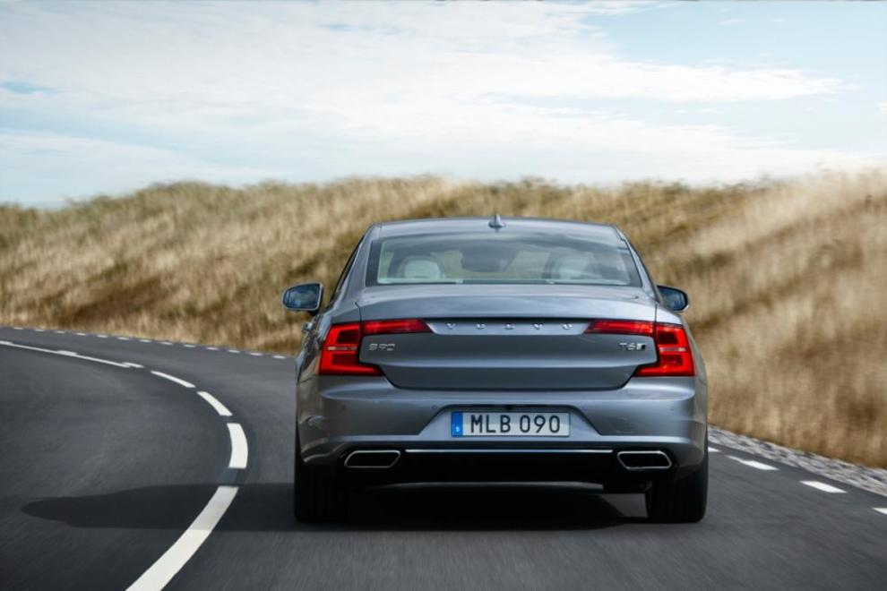 Trasera Volvo S90