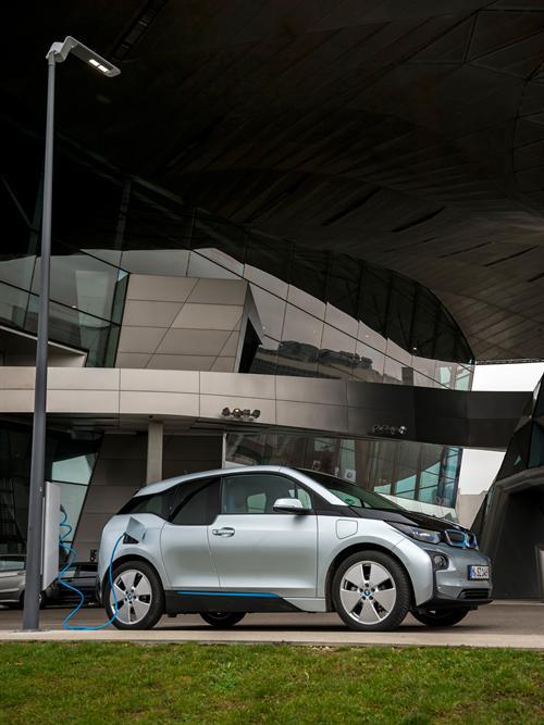 Carga vehículo inalámbrico BMW