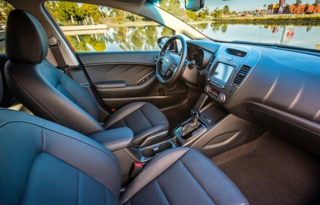 Interior Kia Forte 2017