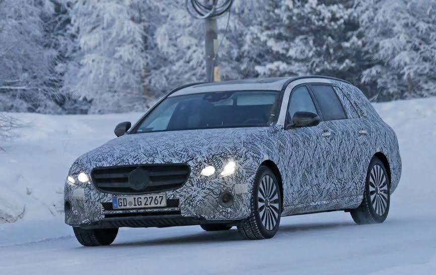 Frontal Mercedes-Benz Clase E Estate 2016 camuflado