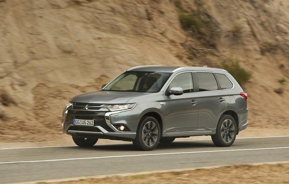 Mitsubishi Outlander PHEV 2016