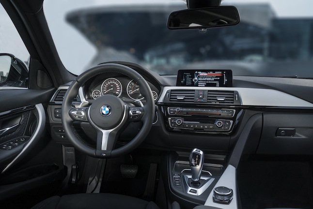 BMW 330e 2016