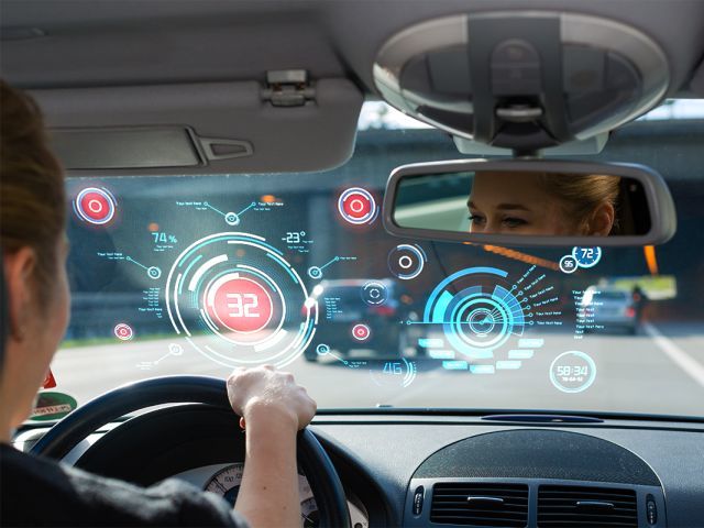 Tecnología en el habitáculo del coche