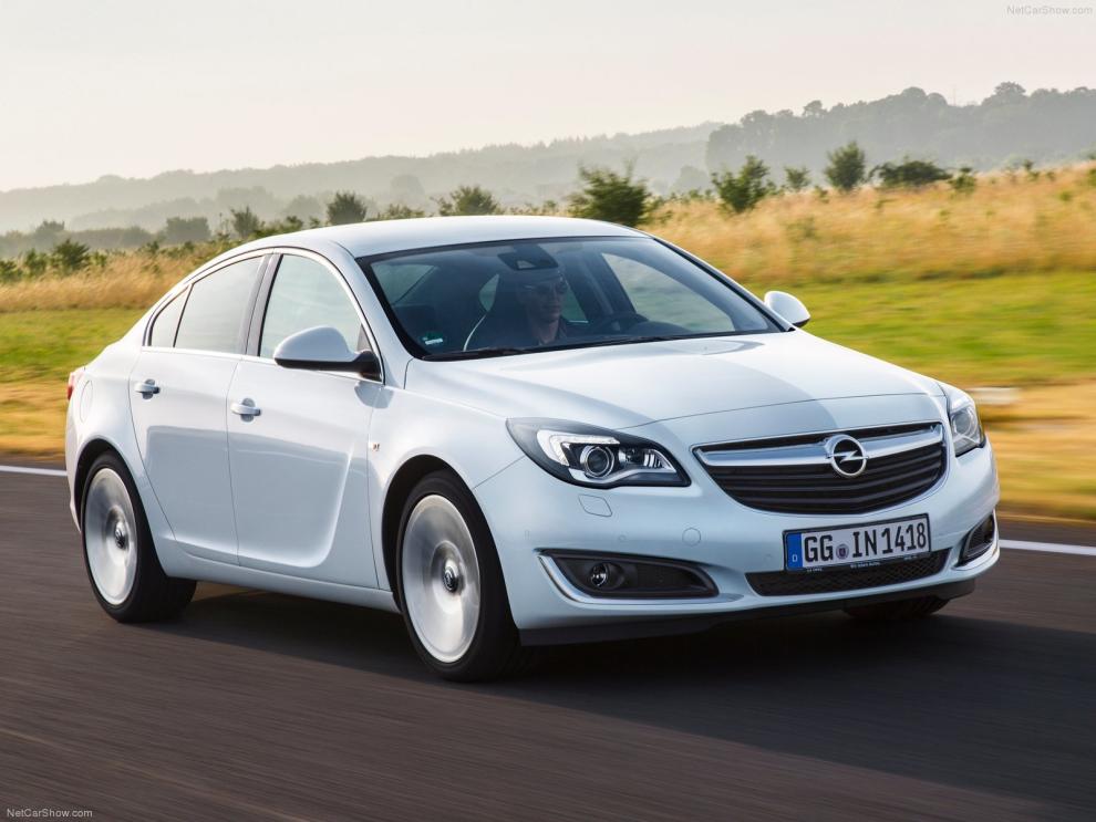 Opel Insignia blanco