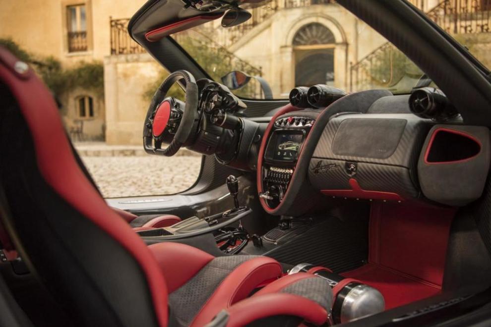 Interior Pagani Huayra BC