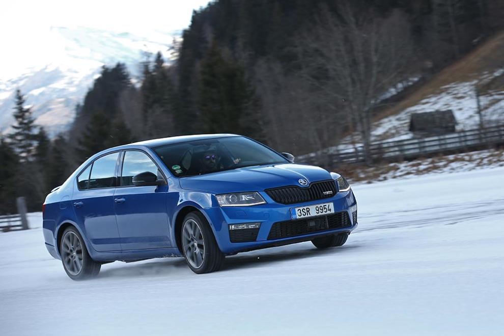 El Skoda Octavia RS, probado sobre hielo