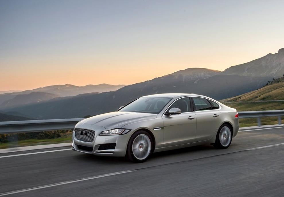 Jaguar XF-R