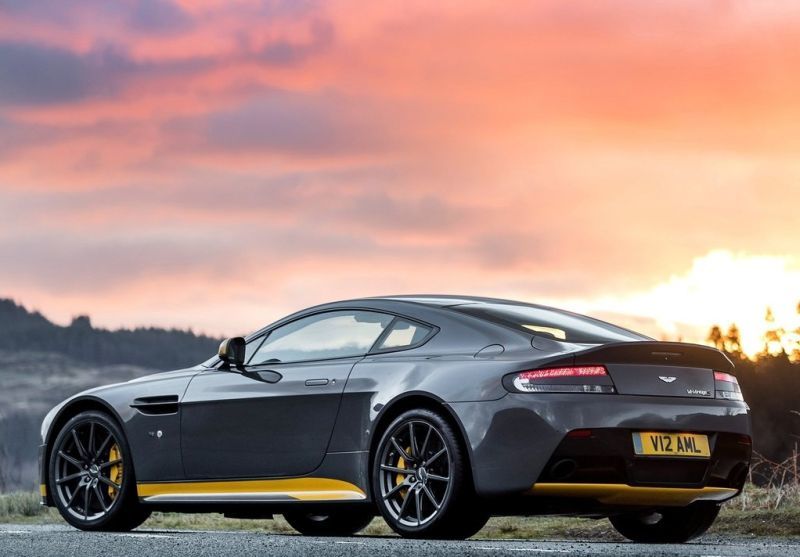 Trasera Aston Martin Vantage S 2017