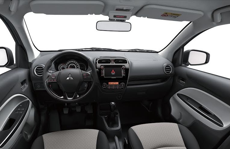Interior Mitsubishi Space Star 2016