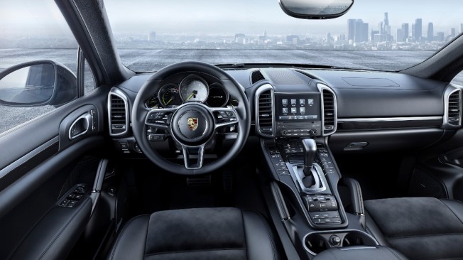 Interior Porsche Cayenne Platinum Edition