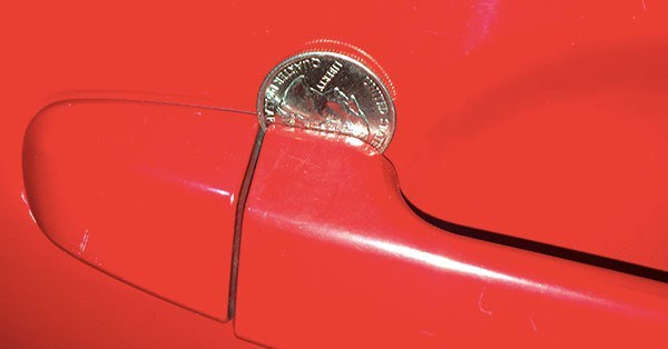 Robo coche con moneda