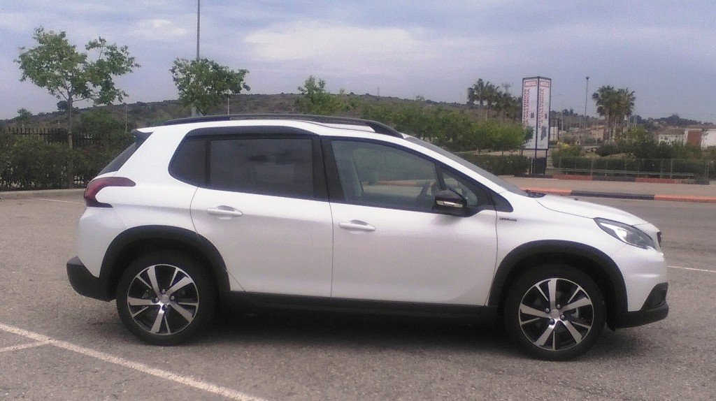 Peugeot 2008 lateral