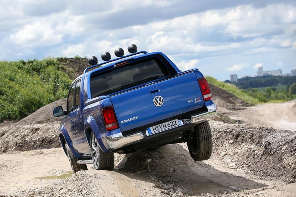 amarok aventura trasera azul