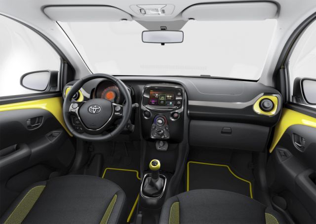 Interior Toyota Aygo x-cite