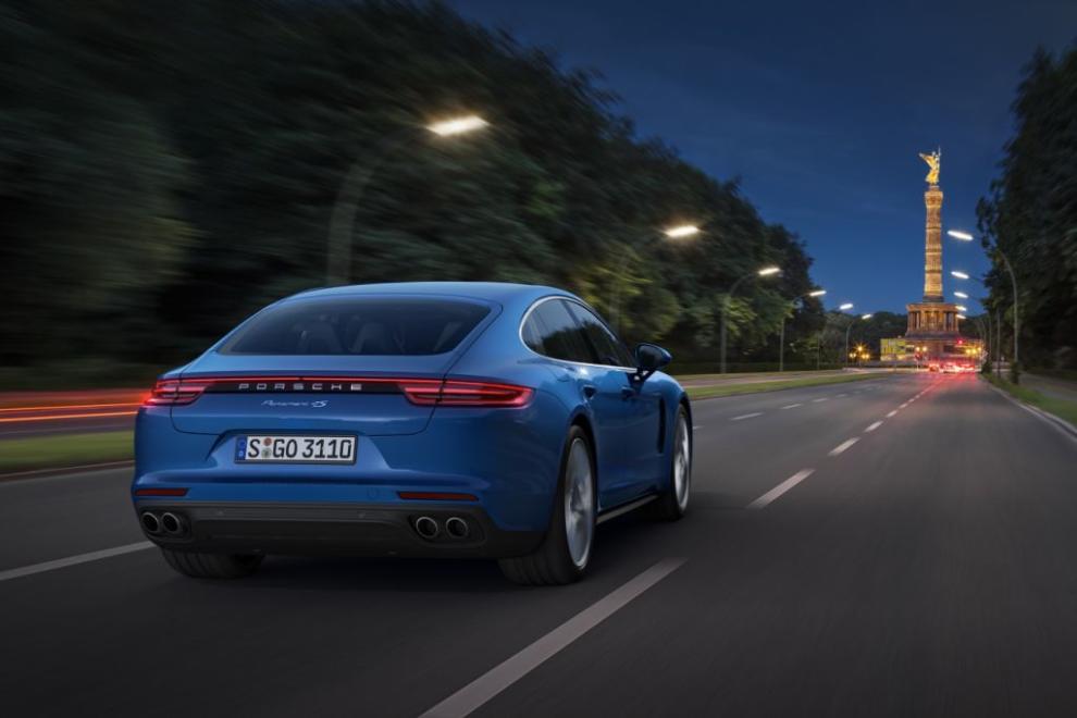 Trasera del nuevo Porsche Panamera