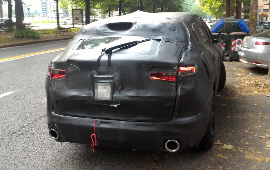 Foto espía de la trasera del Alfa Romeo Stelvio