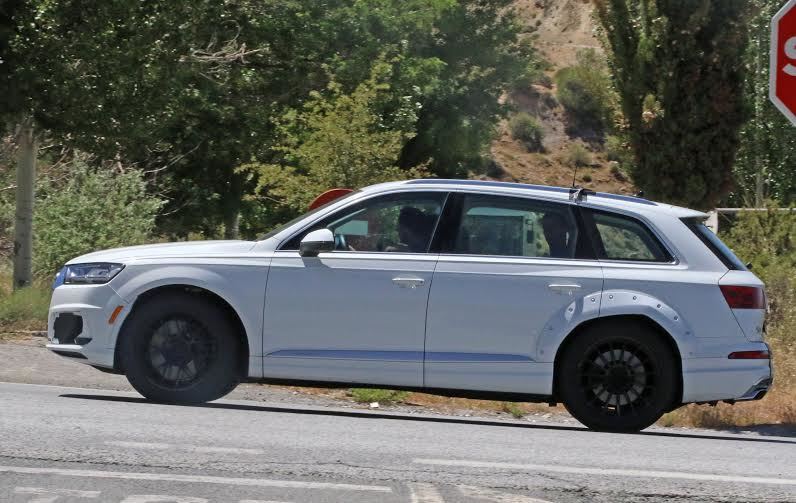 Lateral fotos espía Audi Q8