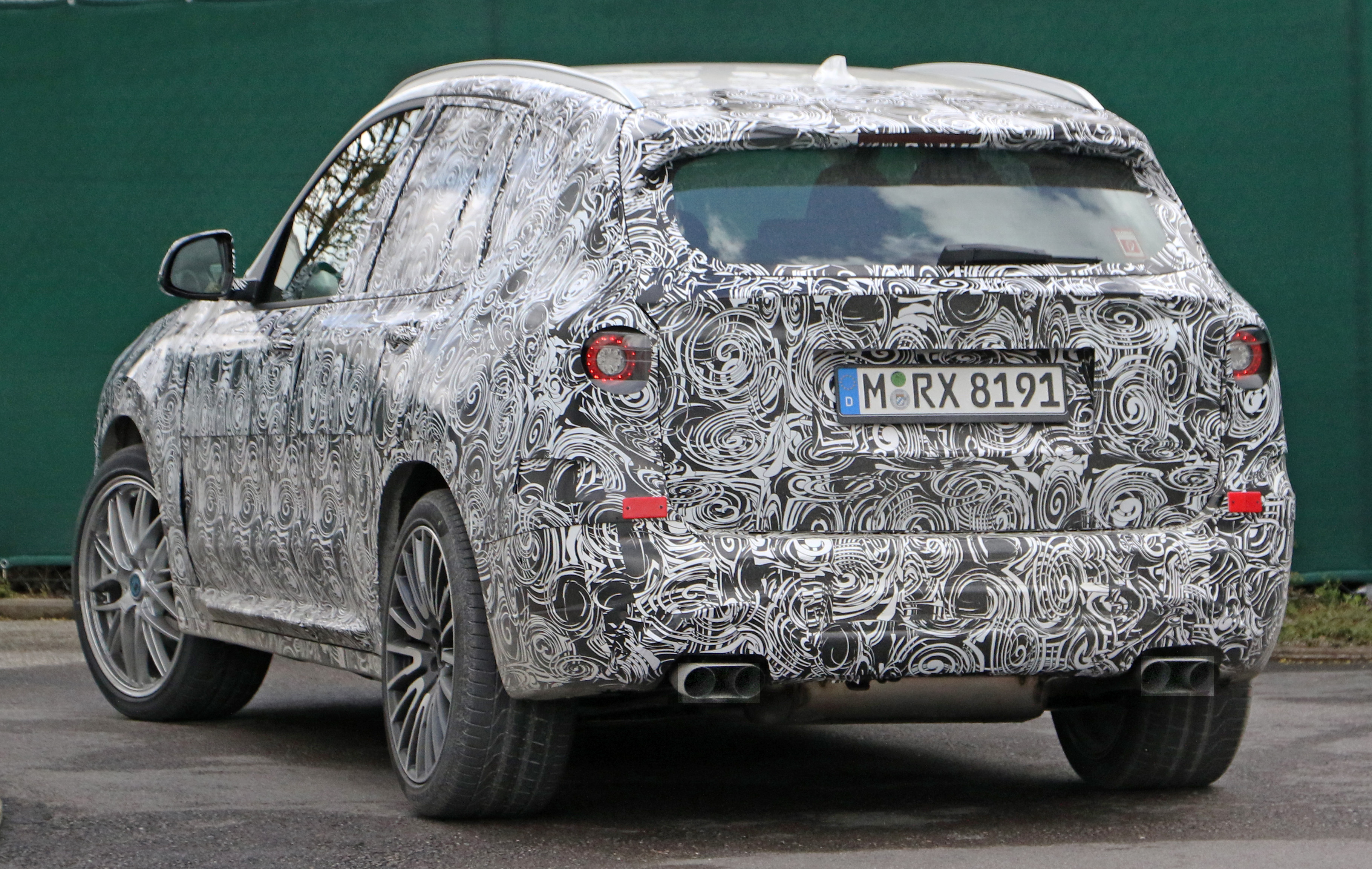 Foto espía de la trasera del BMW X3 M