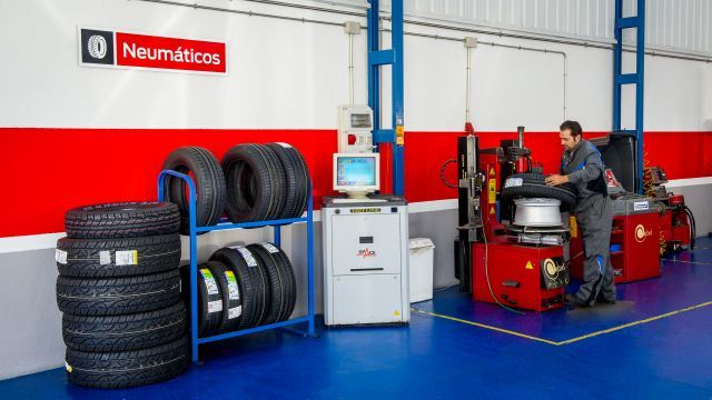 Trabajador Ford Quick Lane Guijuelo