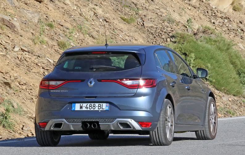 Trasera mula de pruebas del Renault Mégane RS