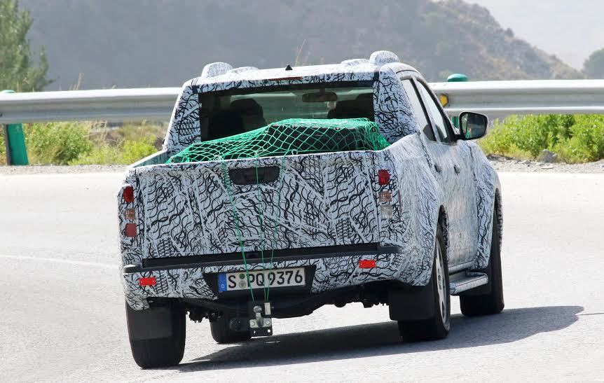 Foto espía trasera del Mercedes-Benz GLT Pick Up