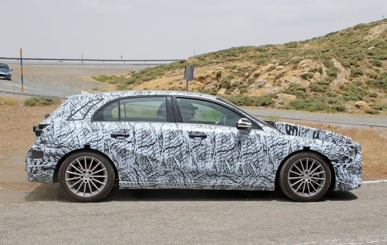 Lateral Mercedes-Benz Clase A 2017