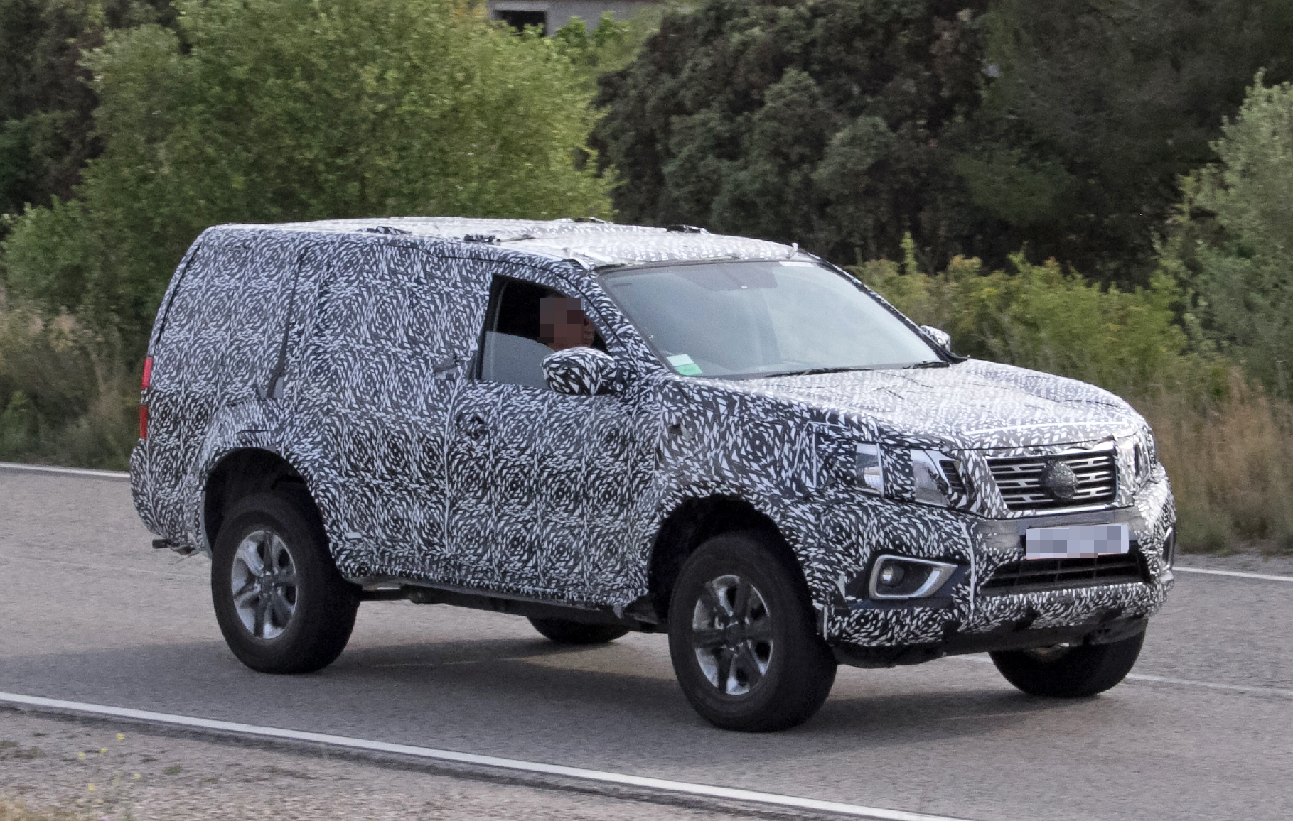 Nissan Navara SUV