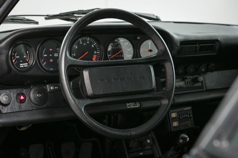Interior Porsche 911 de 1985