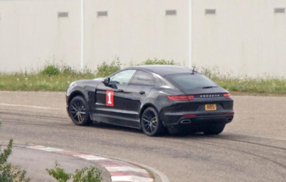 Trasera Porsche Cayenne Coupé foto espía
