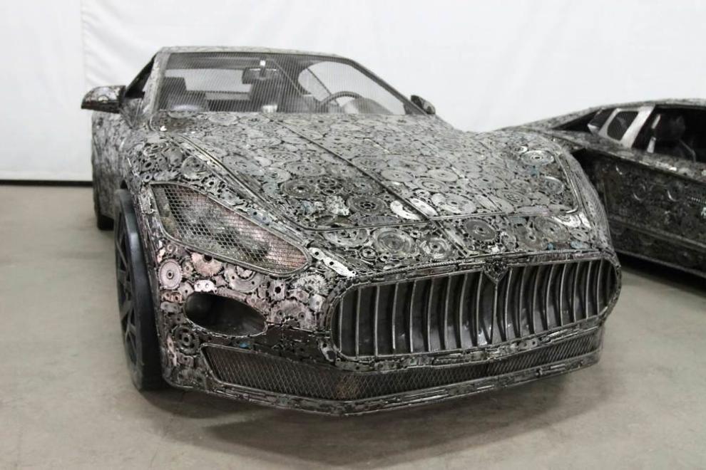 Maserati GranTurismo de metal reciclado