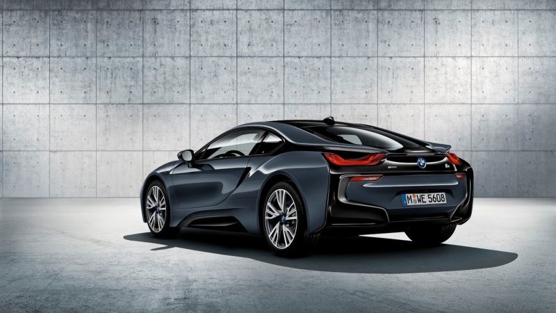 Trasera BMW i8 Protonic Dark Silver Edition