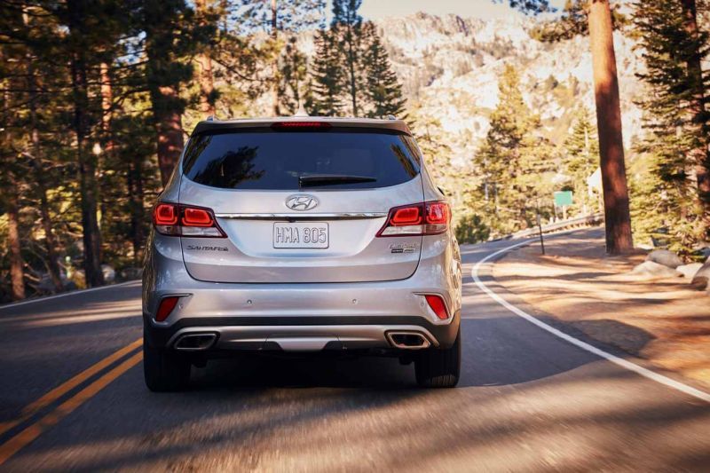 Trasera Hyundai Grand Santa Fe 2017