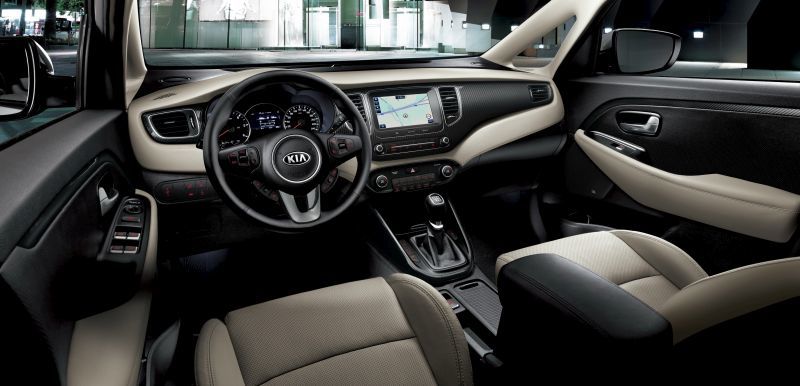 Interior Kia Carens 2017