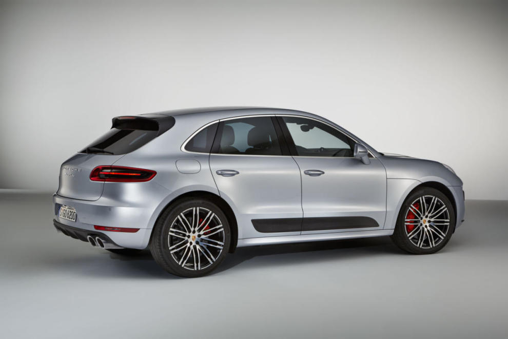 Trasera Porsche Macan Turbo Performance Package