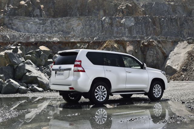Trasera Toyota Land Cruiser 2017
